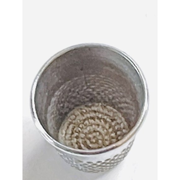Sewing Quilting Thimble Size 8 Silver Tone - Picture 6 of 6
